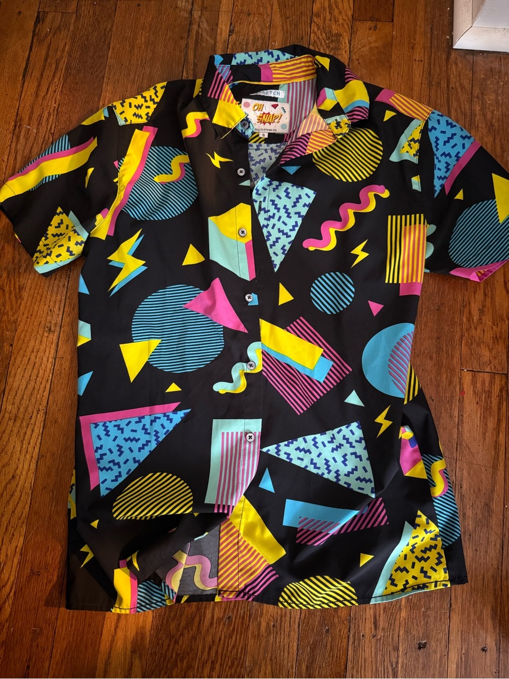 Snap Men’s Black Geo Print Short Sleeve Button-Down Shirt
